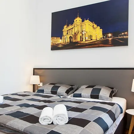 Apartment Loox Hatzova Zagreb
